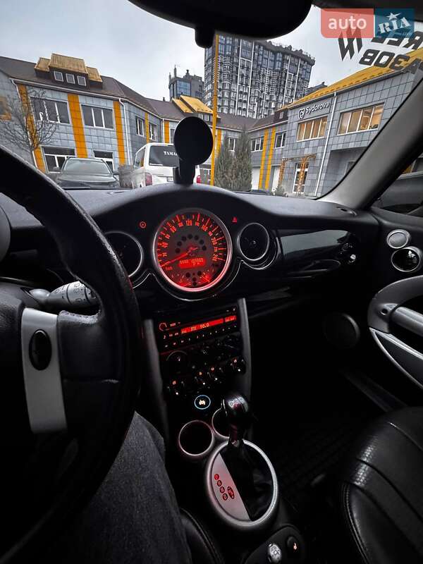 Хэтчбек MINI Cooper 2004 в Буче