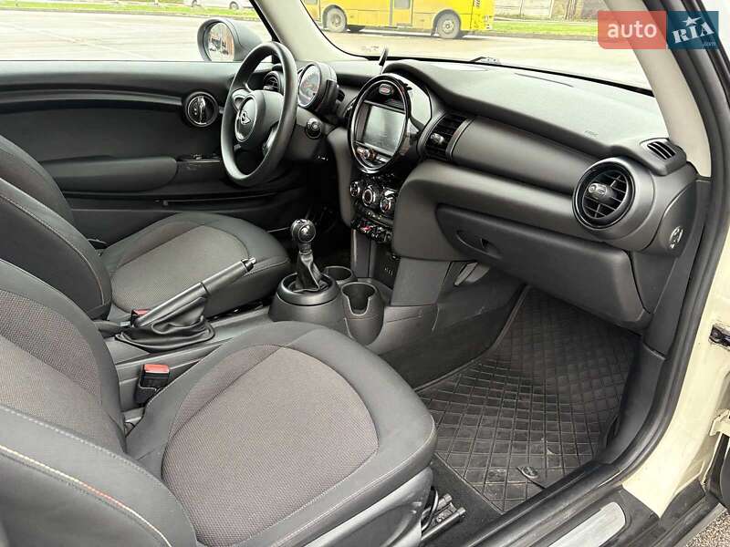 Хэтчбек MINI Cooper 2014 в Киеве фото 7 Хэтчбек MINI Cooper 2014 в Киеве