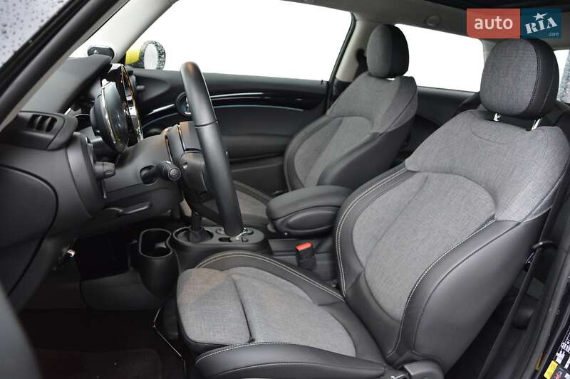 Хэтчбек MINI Cooper 2023 в Киеве