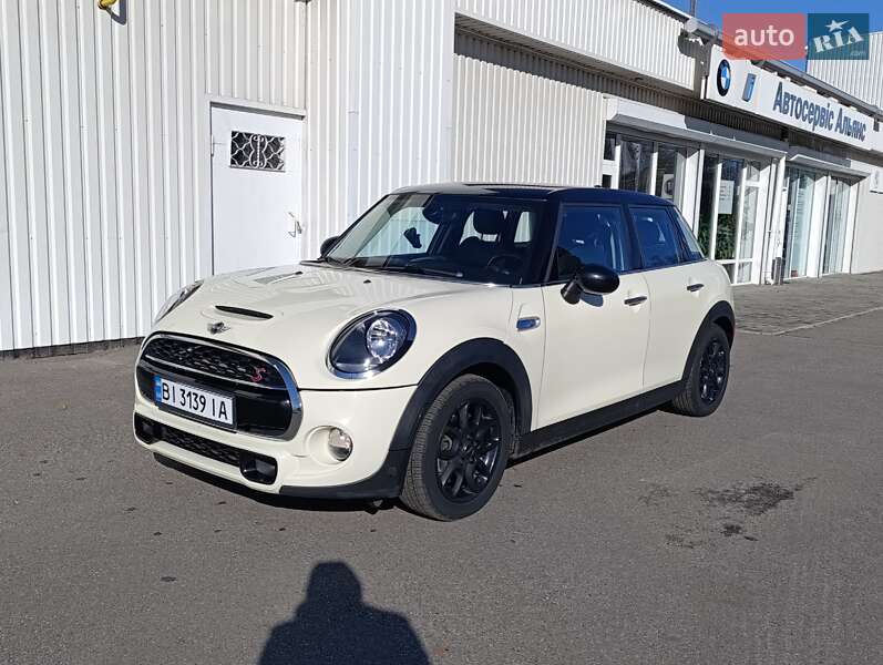 Хэтчбек MINI Cooper 2015 в Кременчуге фото Хэтчбек MINI Cooper 2015 в Кременчуге