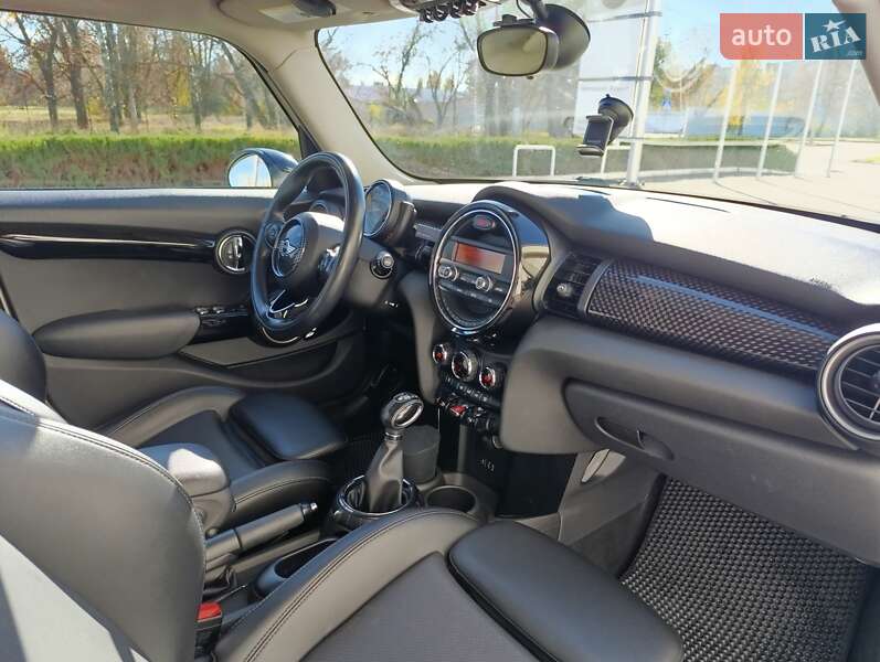 Хэтчбек MINI Cooper 2015 в Кременчуге фото 14 Хэтчбек MINI Cooper 2015 в Кременчуге