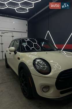 Хэтчбек MINI Cooper 2016 в Ужгороде