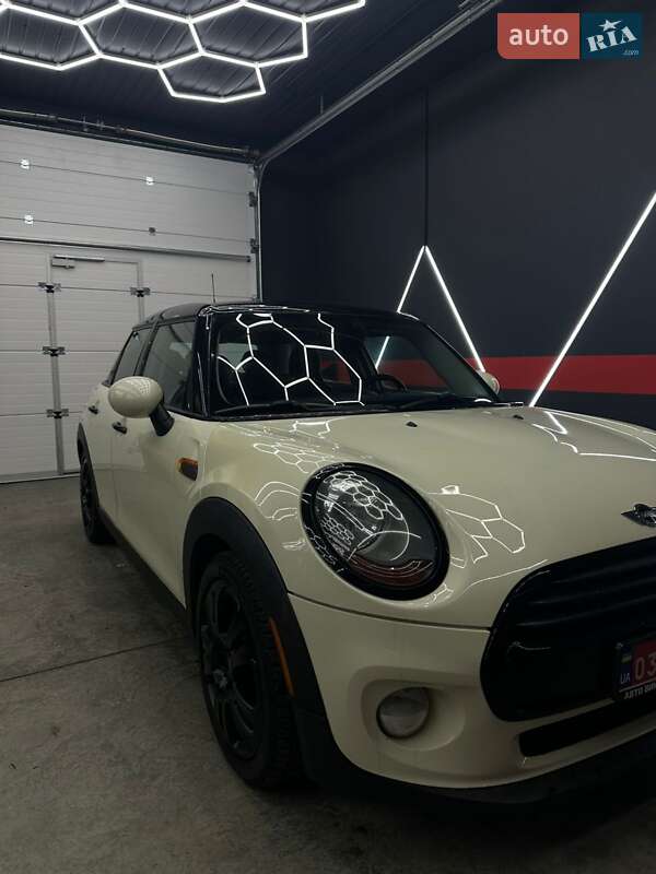 Хетчбек MINI Cooper 2016 в Ужгороді