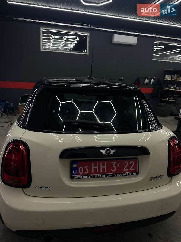 Хетчбек MINI Cooper 2016 в Ужгороді
