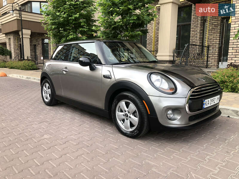 Хэтчбек MINI Cooper 2016 в Киеве