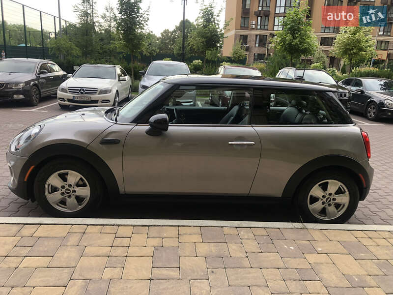 Хэтчбек MINI Cooper 2016 в Киеве