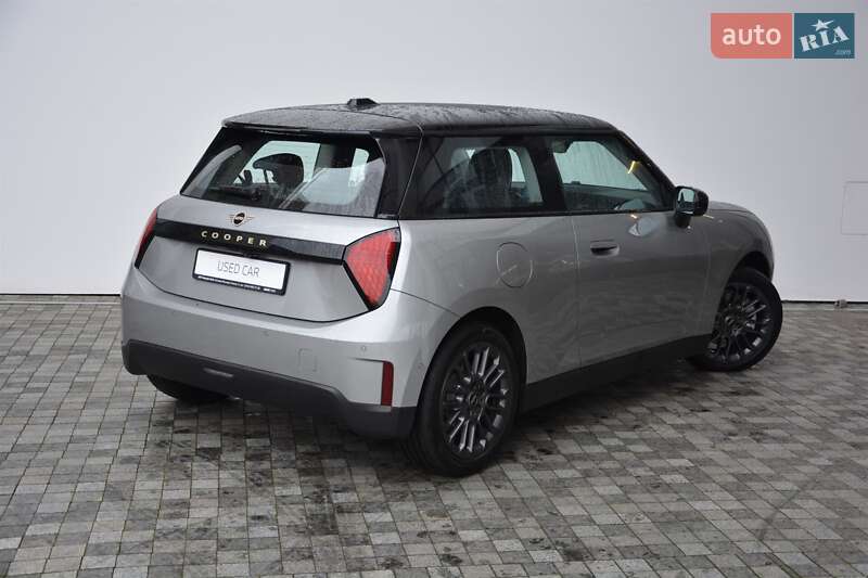 Хэтчбек MINI Cooper 2024 в Киеве