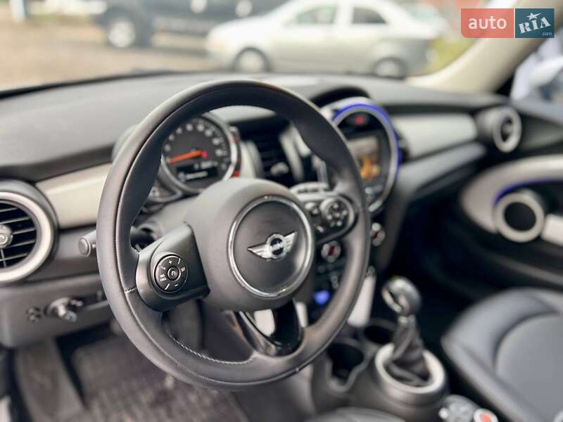 Хэтчбек MINI Cooper 2016 в Киеве