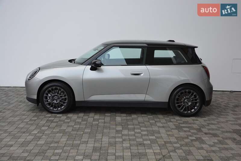 Хэтчбек MINI Cooper 2024 в Киеве