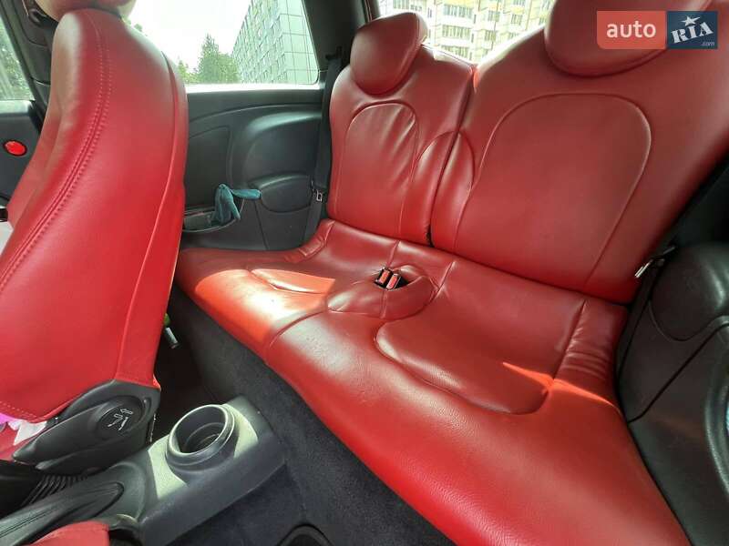 Хэтчбек MINI Cooper 2003 в Вишневом