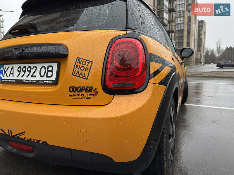 Хэтчбек MINI Cooper 2016 в Киеве