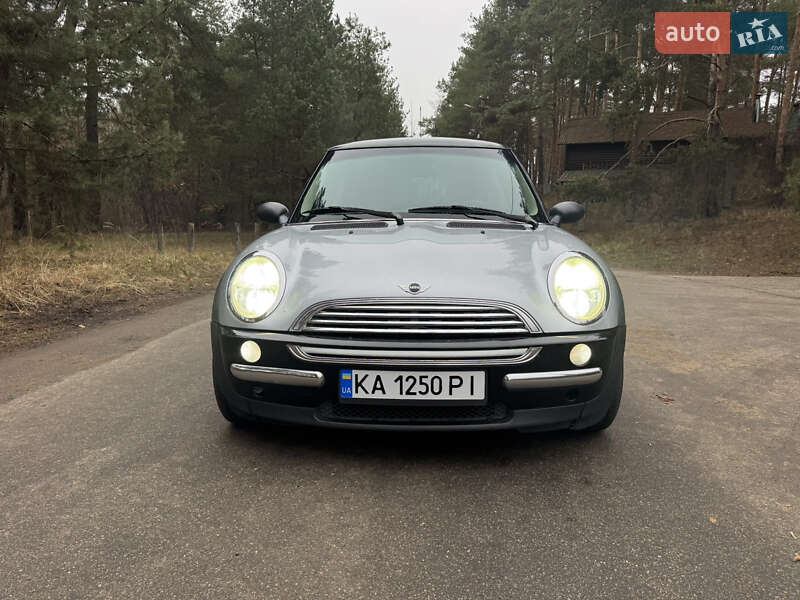 Хэтчбек MINI Cooper 2004 в Киеве