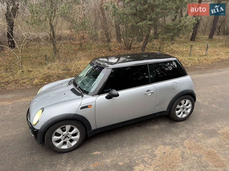 Хэтчбек MINI Cooper 2004 в Киеве