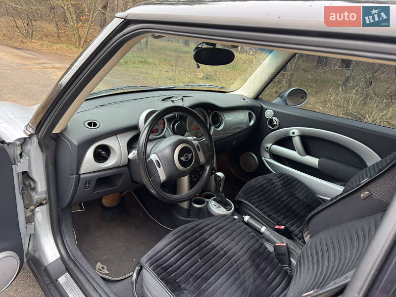 Хэтчбек MINI Cooper 2004 в Киеве