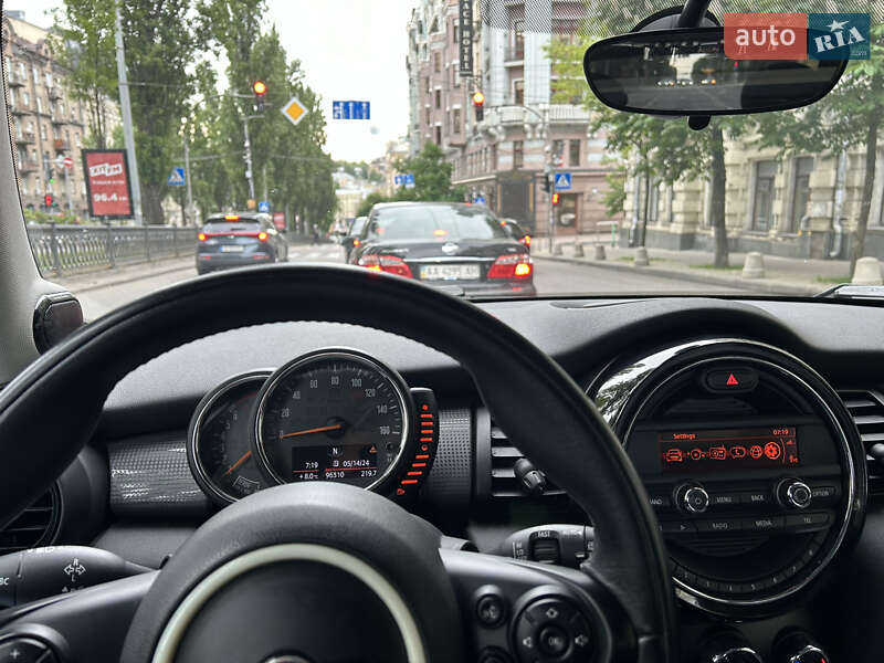 Хэтчбек MINI Cooper 2014 в Киеве