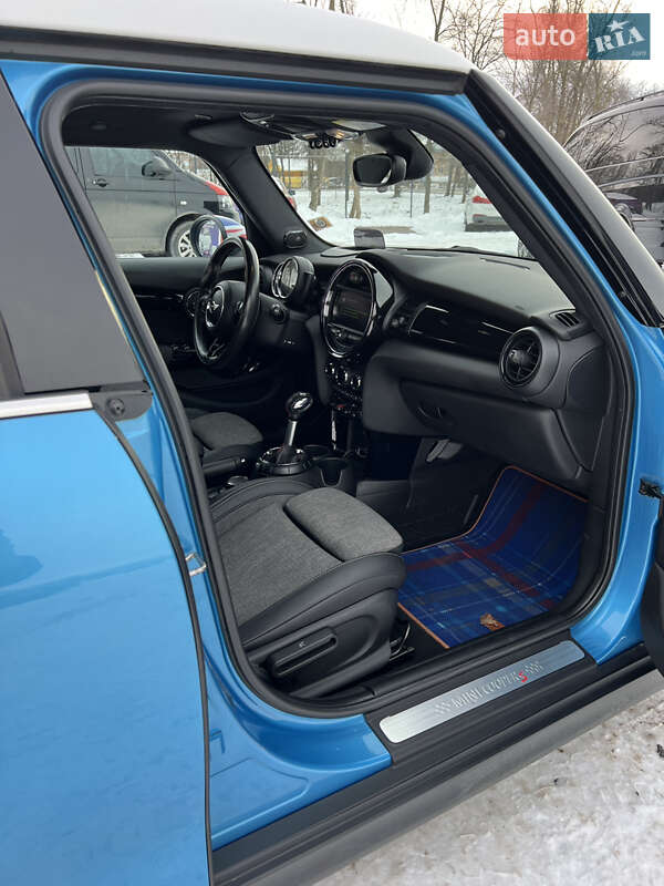 Хэтчбек MINI Cooper 2017 в Черкассах