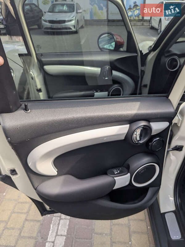 Хэтчбек MINI Cooper 2015 в Киеве
