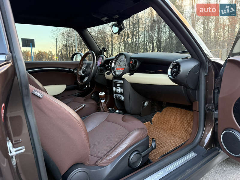 Хэтчбек MINI Cooper 2008 в Ладыжине