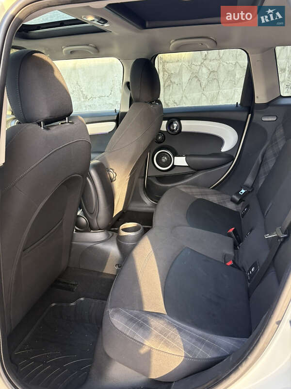 Хэтчбек MINI Cooper 2015 в Киеве