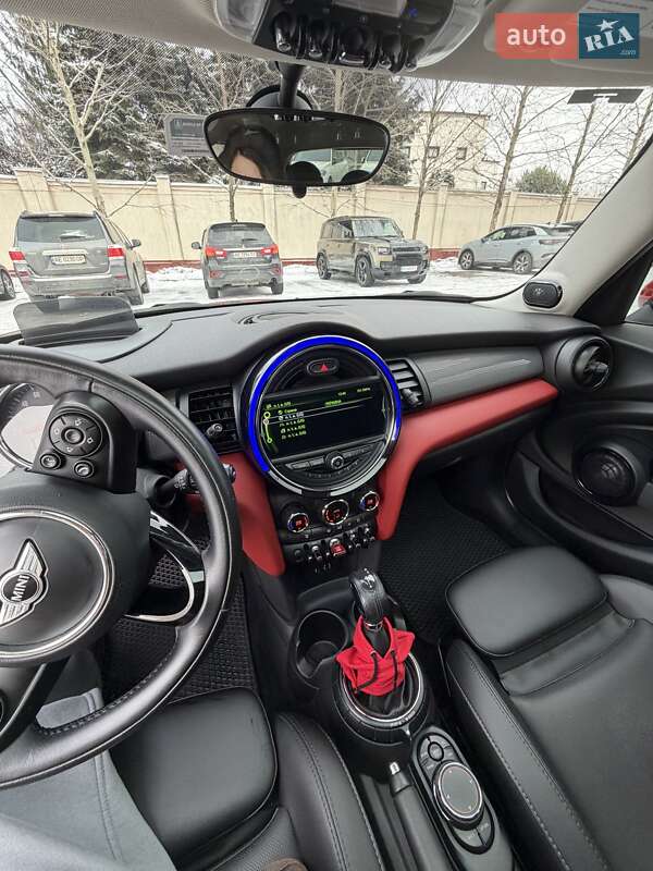 Хэтчбек MINI Cooper 2016 в Днепре