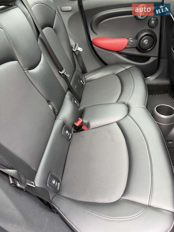 Хэтчбек MINI Cooper 2016 в Днепре