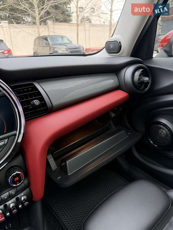 Хэтчбек MINI Cooper 2016 в Днепре