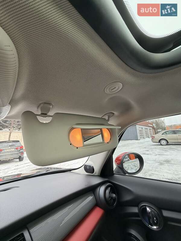 Хэтчбек MINI Cooper 2016 в Днепре