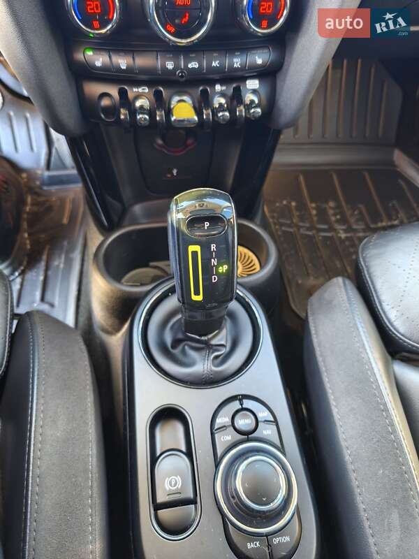 Хэтчбек MINI Cooper 2021 в Коростене