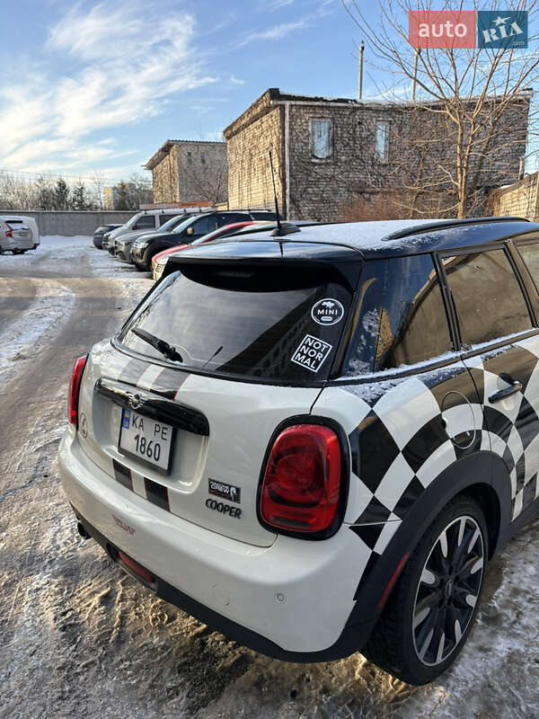 Хэтчбек MINI Cooper 2015 в Киеве