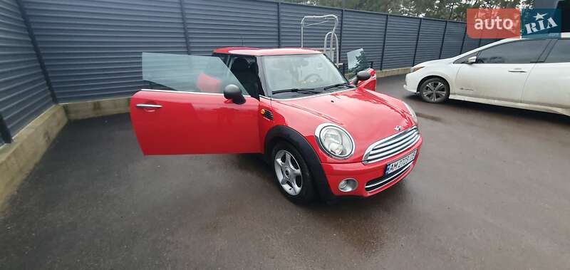 Хэтчбек MINI Cooper 2010 в Житомире