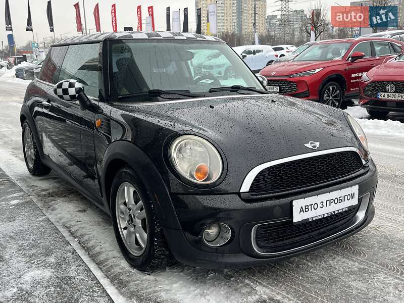 Хэтчбек MINI Cooper 2010 в Киеве