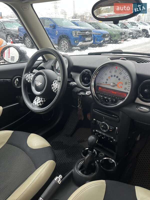 Хэтчбек MINI Cooper 2010 в Киеве