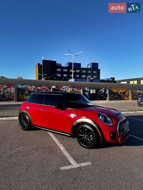 Хэтчбек MINI Cooper 2019 в Киеве фото Хэтчбек MINI Cooper 2019 в Киеве