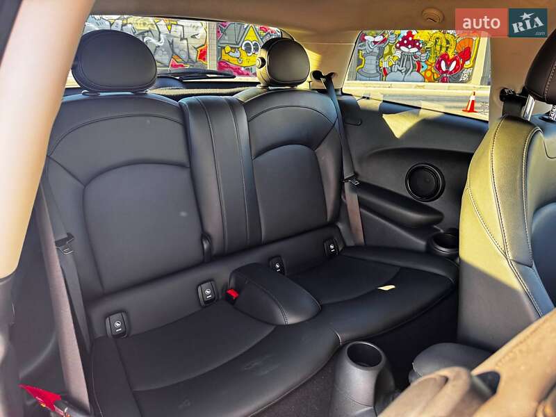 Хэтчбек MINI Cooper 2019 в Киеве фото 17 Хэтчбек MINI Cooper 2019 в Киеве