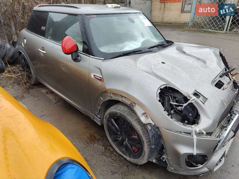 Хэтчбек MINI Cooper 2016 в Киеве