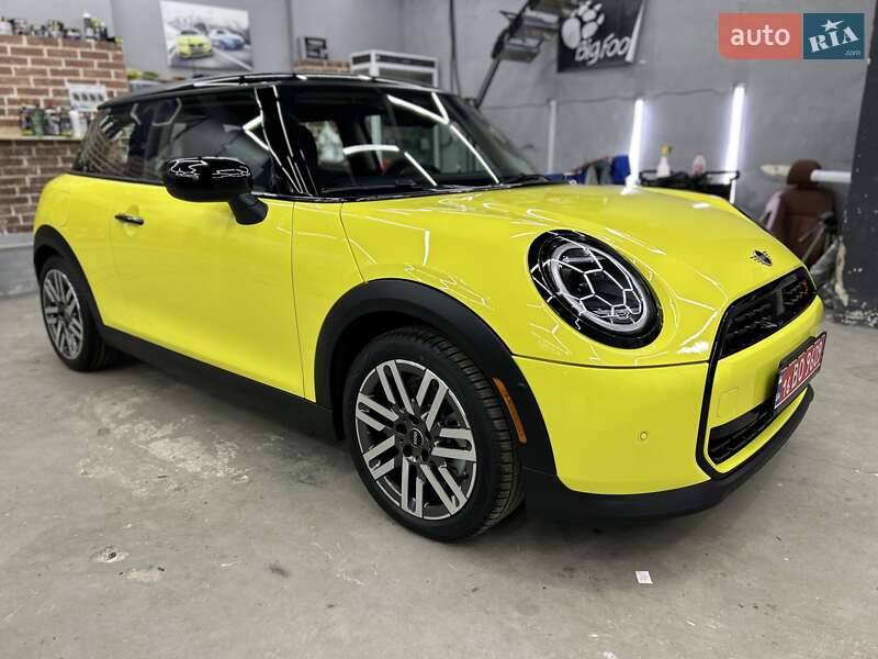 Хэтчбек MINI Cooper 2024 в Львове