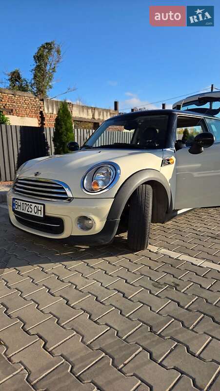 Хэтчбек MINI Cooper 2013 в Одессе