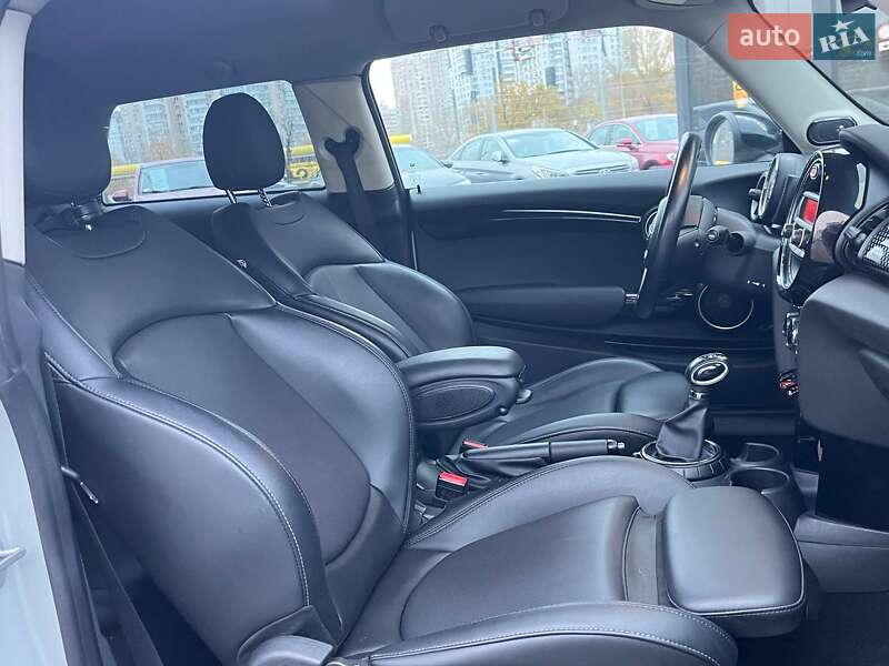 Хетчбек MINI Cooper 2015 в Києві