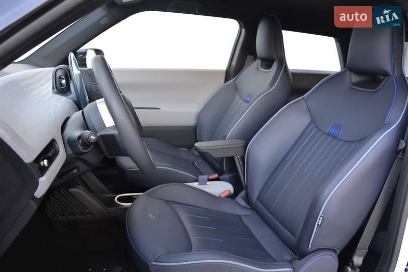 Хэтчбек MINI Cooper 2024 в Киеве