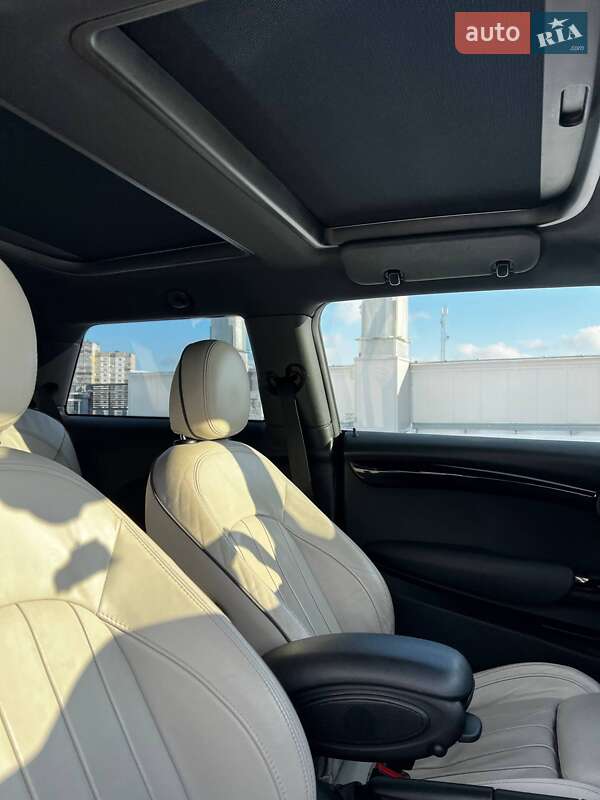 Хетчбек MINI Cooper 2017 в Києві