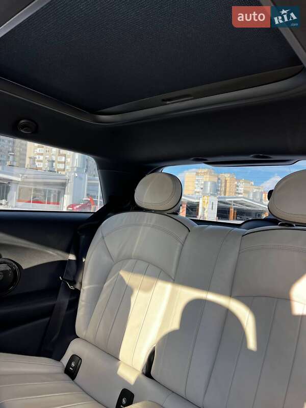 Хетчбек MINI Cooper 2017 в Києві