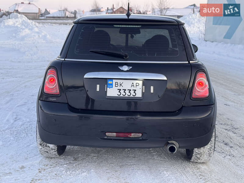Хэтчбек MINI Cooper 2011 в Ровно
