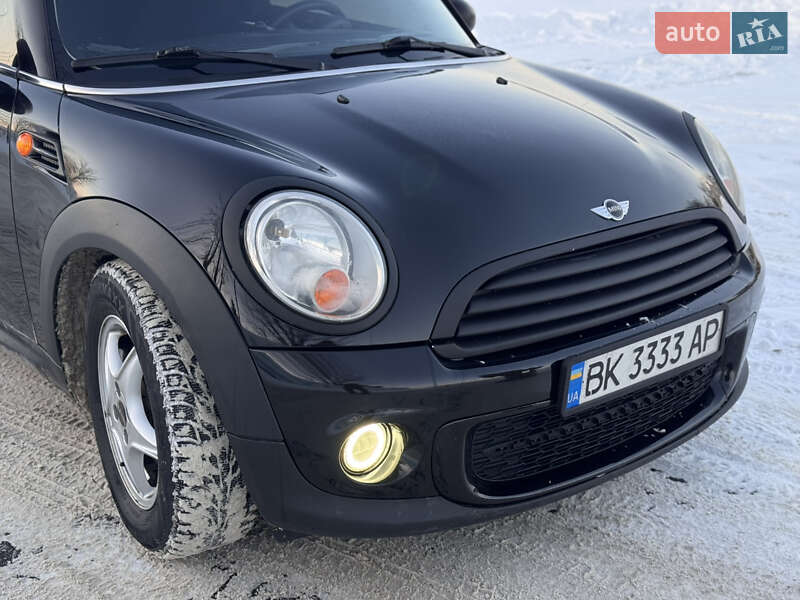 Хэтчбек MINI Cooper 2011 в Ровно