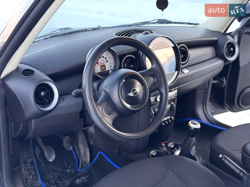 Хэтчбек MINI Cooper 2011 в Ровно