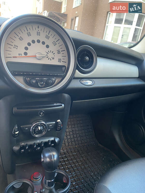 Хэтчбек MINI Cooper 2012 в Киеве