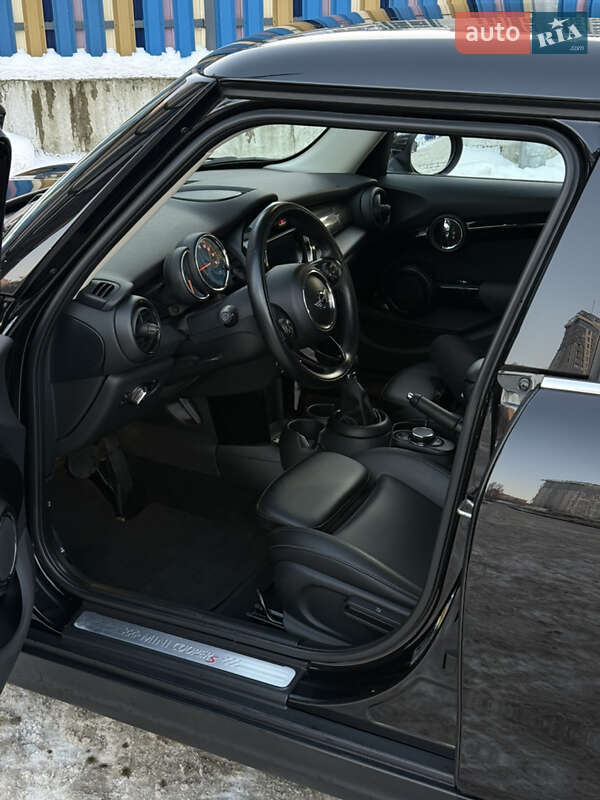 Хетчбек MINI Cooper 2017 в Києві