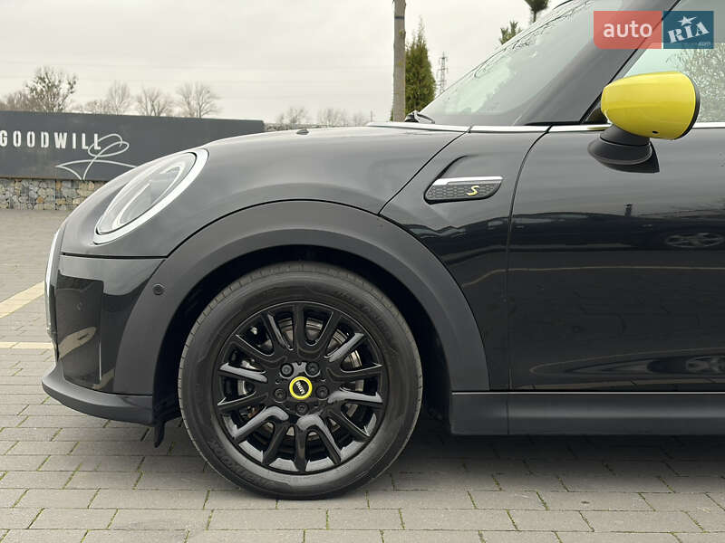 Хэтчбек MINI Cooper 2022 в Ужгороде