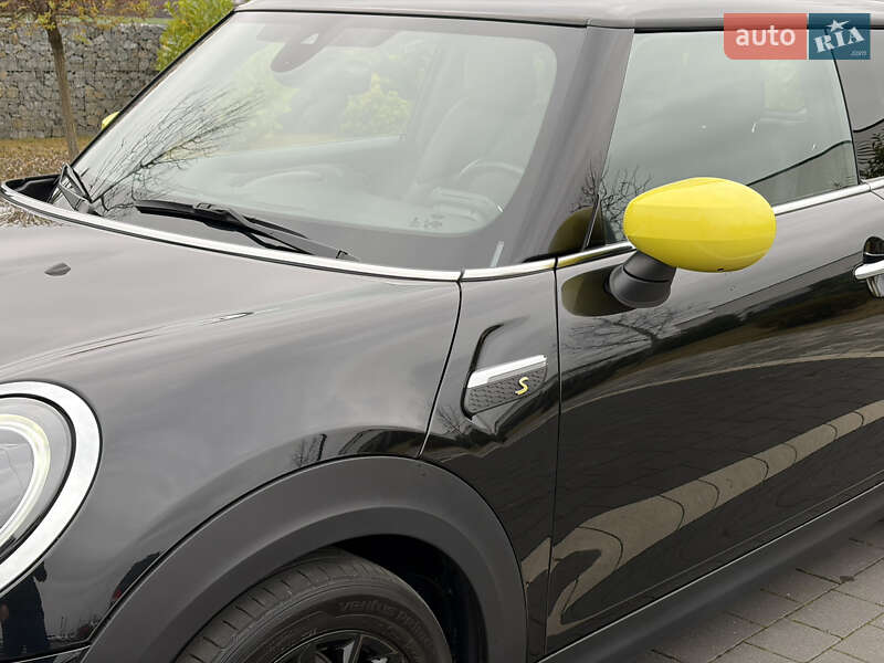 Хэтчбек MINI Cooper 2022 в Ужгороде