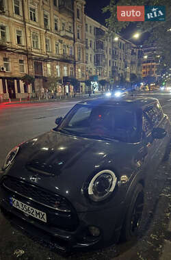 Хэтчбек MINI Cooper 2016 в Киеве