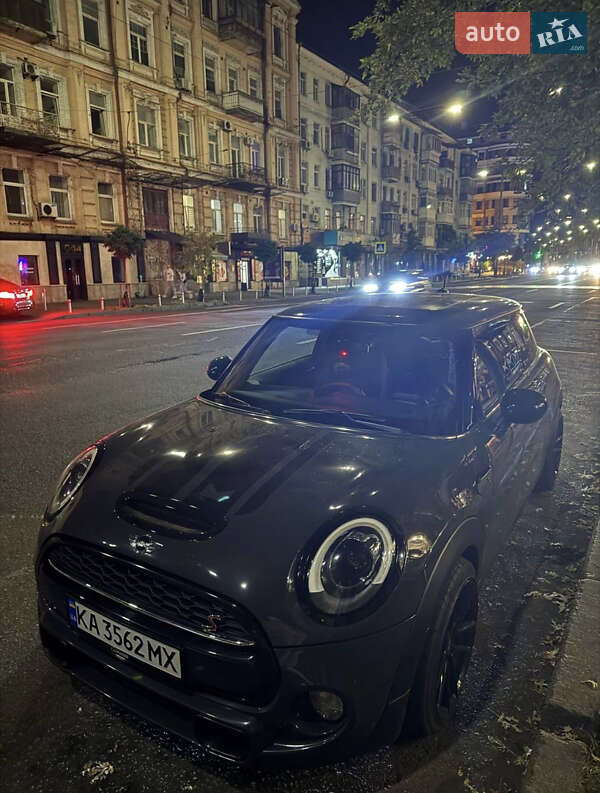 Хэтчбек MINI Cooper 2016 в Киеве